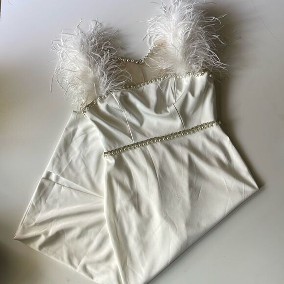NEW Mac Duggal White Feather Cap Sleeve Pearl Embellished midi Dress Size 4 - Picture 6 of 14